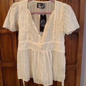 Lace & Shimmer Lightweight Cream Short Sleeved Blouse NWT size L